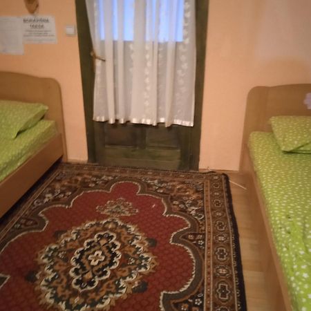Holiday Home Vila Milka Kremna ภายนอก รูปภาพ
