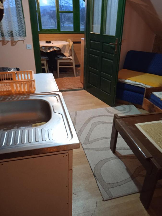 Holiday Home Vila Milka Kremna ภายนอก รูปภาพ