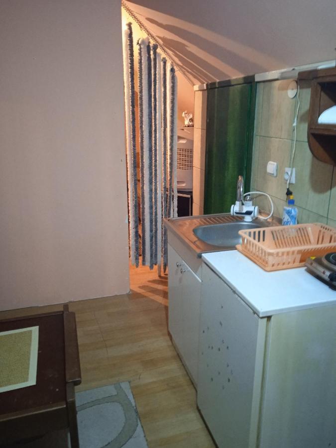 Holiday Home Vila Milka Kremna ภายนอก รูปภาพ