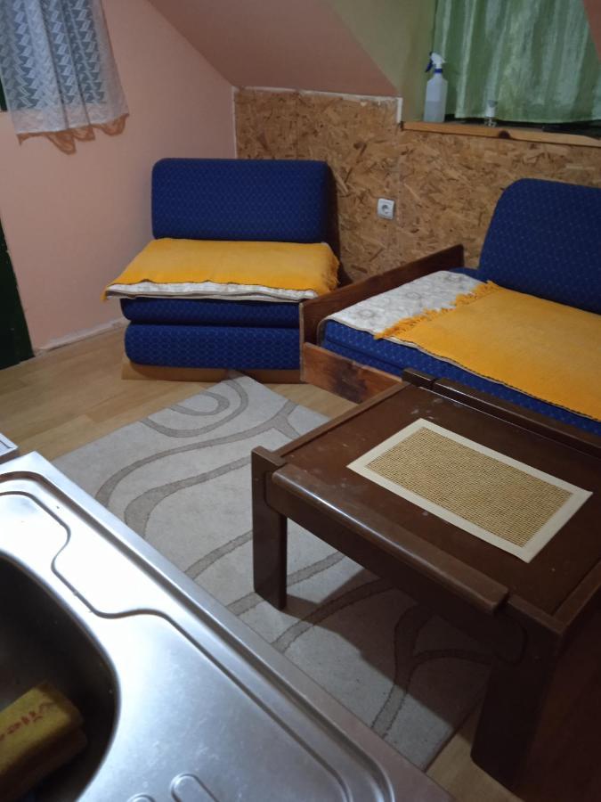 Holiday Home Vila Milka Kremna ภายนอก รูปภาพ