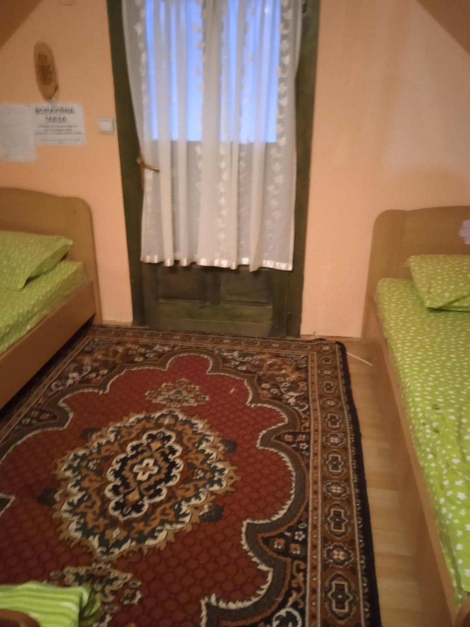 Holiday Home Vila Milka Kremna ภายนอก รูปภาพ