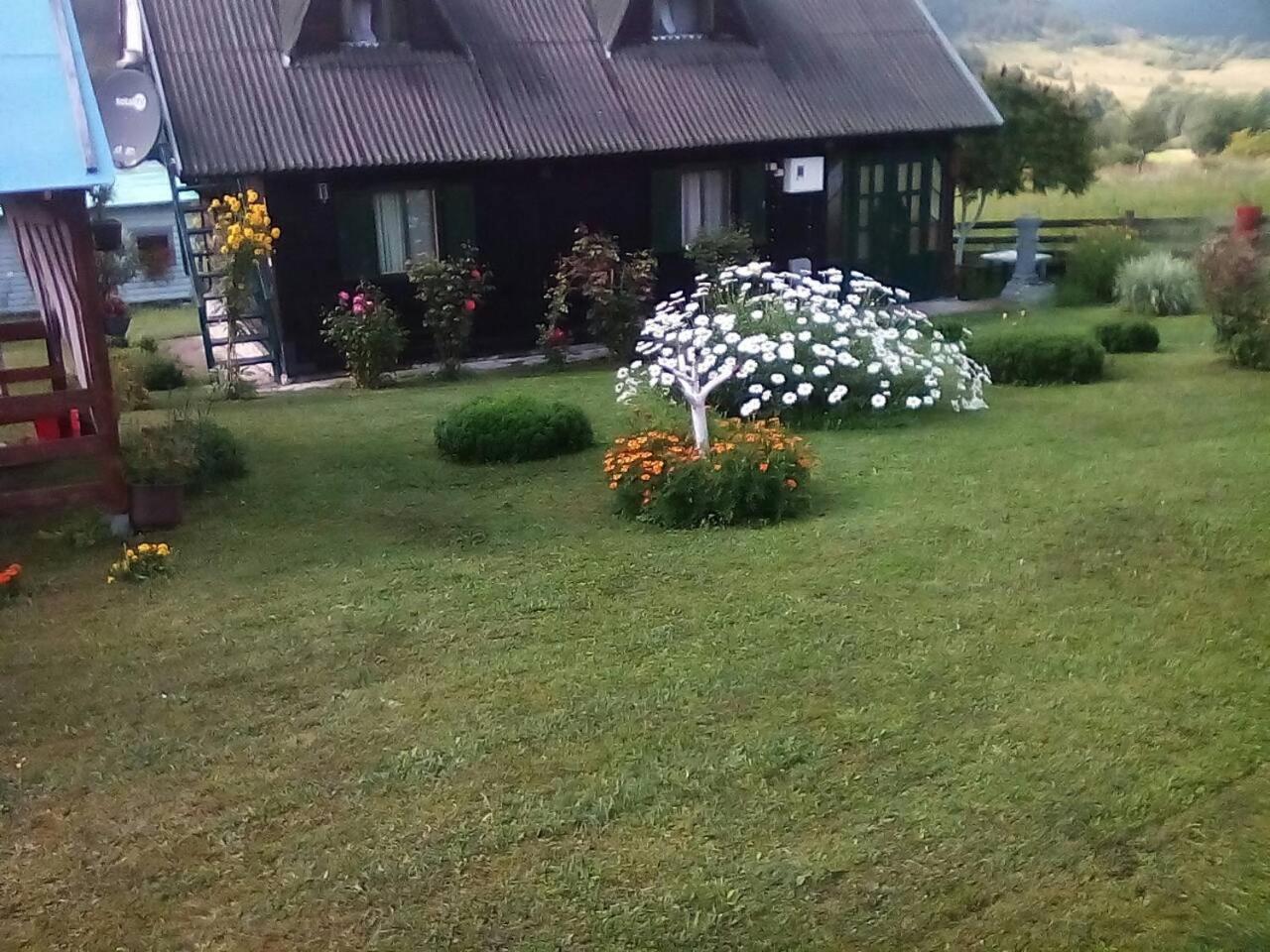 Holiday Home Vila Milka Kremna ภายนอก รูปภาพ